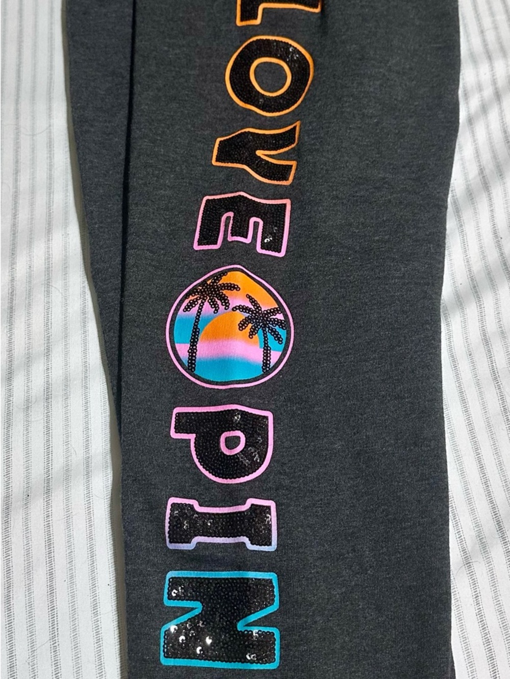 VS PINK “Love Pink” Sunset Palm Tree Joggers – Size XS